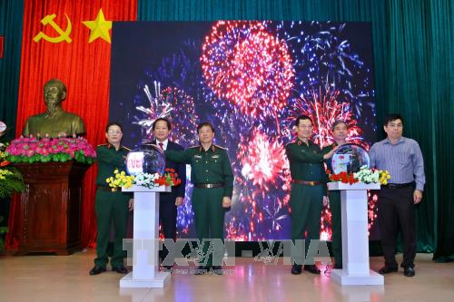 越南人民军报网老挝语和高棉语版正式开通 ảnh 1