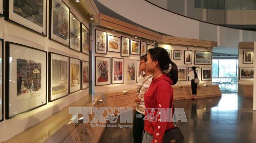 世界近100位水彩画家出席第二届国际水彩画作品展开幕式 ảnh 1 世界近100位水彩画家出席第二届国际水彩画作品展开幕式 ảnh 1