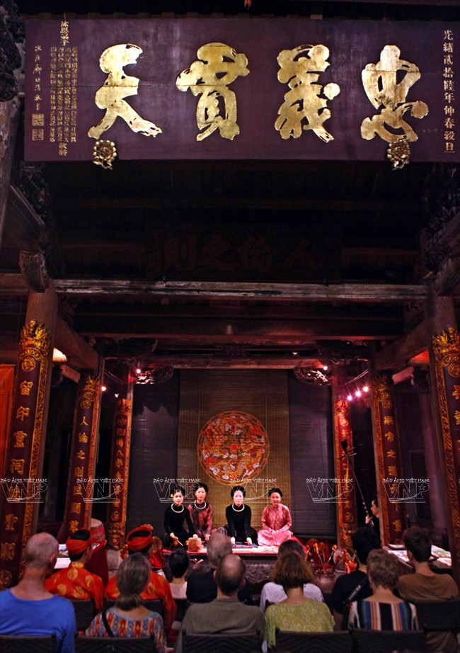 在河内欣赏歌筹演唱 ảnh 2