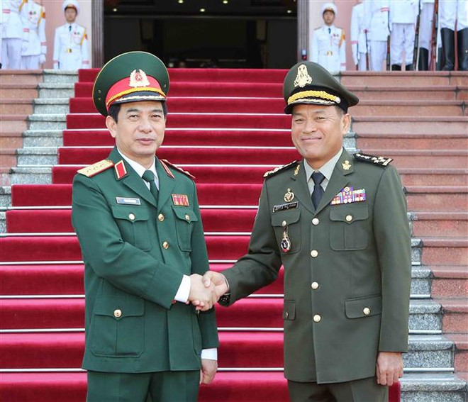 柬埔寨国家宪兵总司令冯批森对越南进行正式访问 ảnh 3 柬埔寨国家宪兵总司令冯批森对越南进行正式访问 ảnh 3