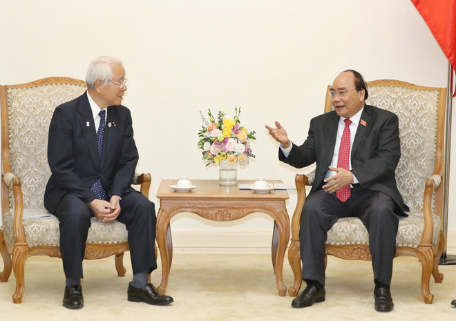 越南政府总理阮春福会见日本兵库县知事井户敏三 ảnh 1