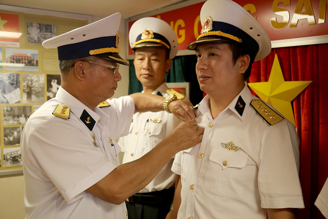 越南015号“陈兴道” 导弹护卫舰抵达金兰港 圆满结束2018年防务外交任务 ảnh 2