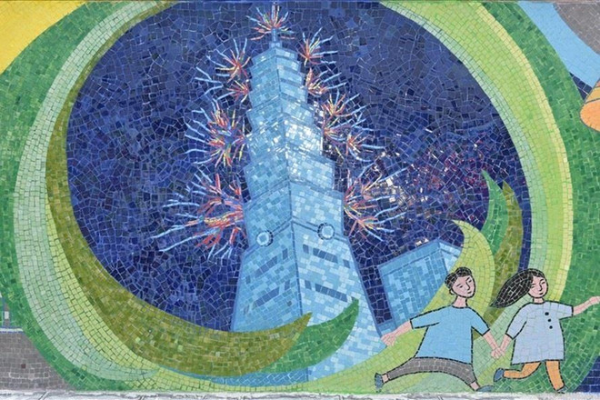 新陶瓷壁画展示越南与国际朋友的友谊 ảnh 1