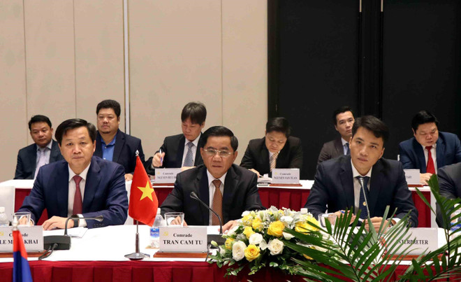 越共中央检查委员会代表团与老挝人民革命党中央纪检委员会代表团会谈 ảnh 1 越共中央检查委员会代表团与老挝人民革命党中央纪检委员会代表团会谈 ảnh 1