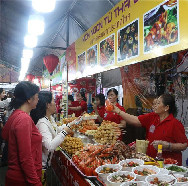 越泰购物与美食展览会在越南后江省举行 ảnh 2 越泰购物与美食展览会在越南后江省举行 ảnh 2