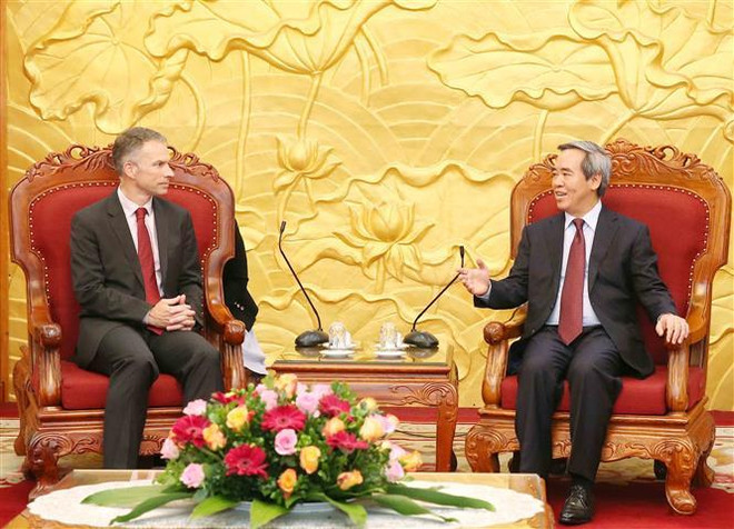 越共中央经济部部长阮文平会见世行和谷歌领导 ảnh 2 越共中央经济部部长阮文平会见世行和谷歌领导 ảnh 2