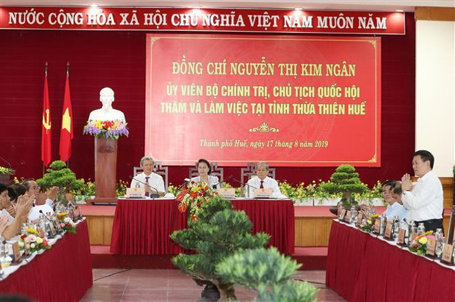 国会主席阮氏金银：承天顺化省增长模式需与“绿化和可持续发展”精神对接 ảnh 1