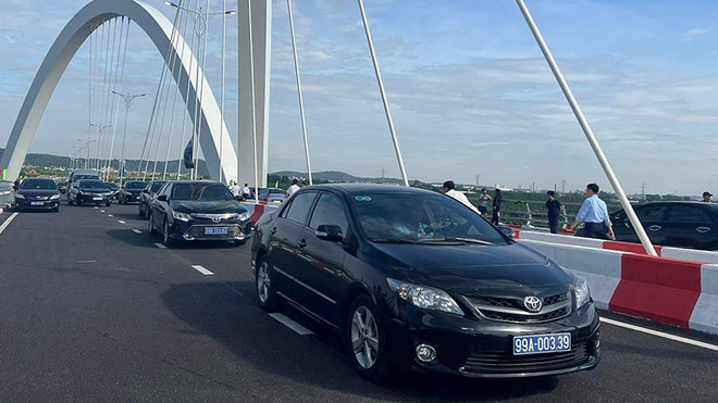 越南最高钢拱桥—北宁省泾阳王桥正式通车 ảnh 2 越南最高钢拱桥—北宁省泾阳王桥正式通车 ảnh 2