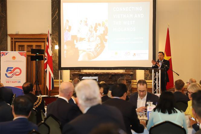 越南与英国中西部地区对接座谈会召开 ảnh 1 越南与英国中西部地区对接座谈会召开 ảnh 1