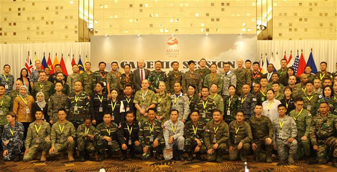 东盟防长扩大会人道主义救援减灾专家组实兵演习在印尼举行 ảnh 1