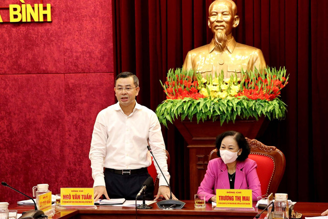 国会和人民议会换届选举：张氏梅视察和平省换届选举准备工作 ảnh 2