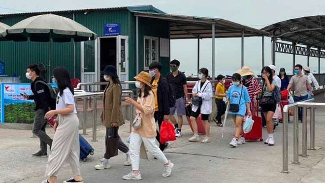 4•30和5•1假期广宁省接待游客量达近30万人次 ảnh 1 4•30和5•1假期广宁省接待游客量达近30万人次 ảnh 1