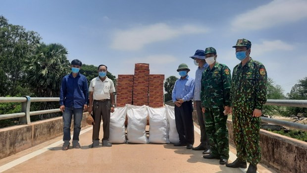 隆安省协助柬埔寨2个省份开展防疫工作 ảnh 1 隆安省协助柬埔寨2个省份开展防疫工作 ảnh 1