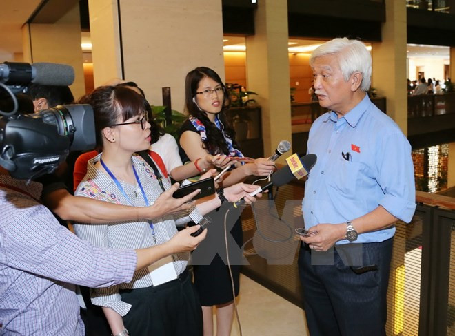 越南第十四届国会第三次会议:对同心乡发生的事件进行起诉是诉讼过程中必不可少的环节 ảnh 1 越南第十四届国会第三次会议:对同心乡发生的事件进行起诉是诉讼过程中必不可少的环节 ảnh 1