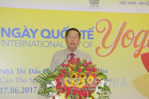 第三次国际瑜伽日在越南全国9个省市举行 ảnh 2