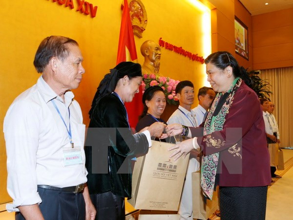 国会副主席丛氏放:党和国家一向珍惜少数民族优秀代表的贡献 ảnh 1 国会副主席丛氏放:党和国家一向珍惜少数民族优秀代表的贡献 ảnh 1