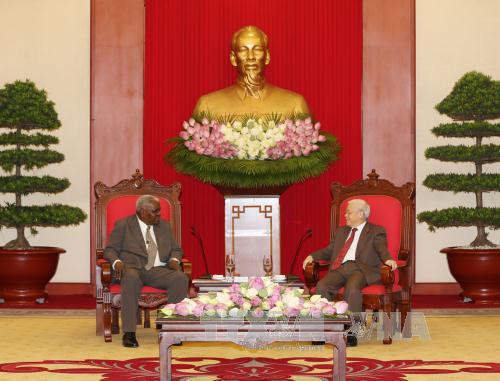 阮富仲总书记会见古巴全国人民政权代表大会主席埃斯特万 ảnh 2 阮富仲总书记会见古巴全国人民政权代表大会主席埃斯特万 ảnh 2