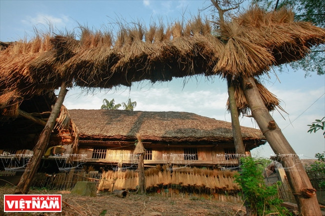 河江市的草屋村——国内外游客的有趣旅游点 ảnh 15 河江市的草屋村——国内外游客的有趣旅游点 ảnh 15