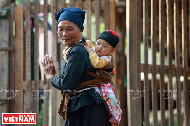 河江市的草屋村——国内外游客的有趣旅游点 ảnh 8 河江市的草屋村——国内外游客的有趣旅游点 ảnh 8