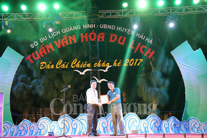 盖占岛喜迎2017年夏季的文化旅游周正式启动 ảnh 1