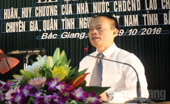 越南北江省志愿军干部和专家荣获老挝人民民主共和国勋章 ảnh 1 越南北江省志愿军干部和专家荣获老挝人民民主共和国勋章 ảnh 1