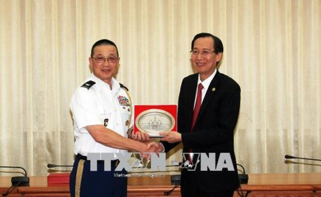 胡志明市领导会见各国驻越大使馆国防武官代表团 ảnh 1 胡志明市领导会见各国驻越大使馆国防武官代表团 ảnh 1