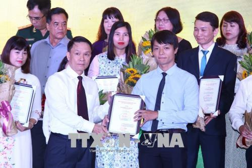 2017年全国对外新闻奖颁奖仪式在河内举行 67件最佳作品获奖 ảnh 2 2017年全国对外新闻奖颁奖仪式在河内举行 67件最佳作品获奖 ảnh 2