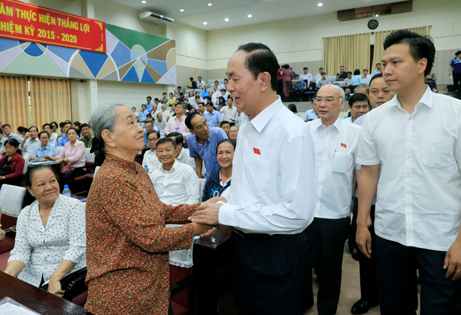 越南国家主席陈大光与胡志明市选民见面交流 ảnh 2 越南国家主席陈大光与胡志明市选民见面交流 ảnh 2