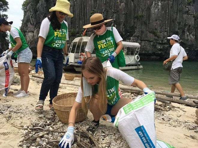 广宁省下龙市走向无垃圾旅游 打造绿色下龙湾 ảnh 1 广宁省下龙市走向无垃圾旅游 打造绿色下龙湾 ảnh 1