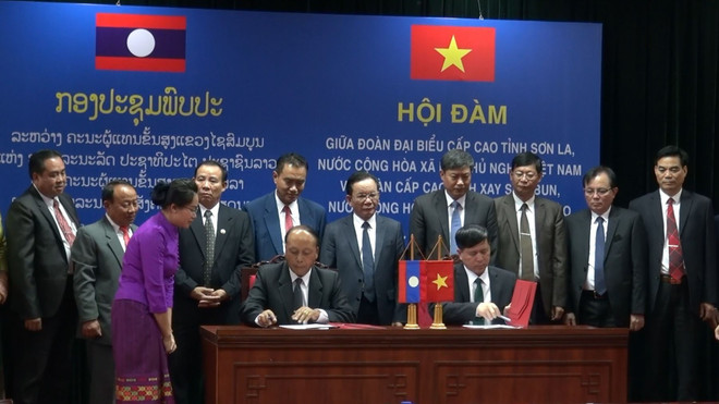 越南山罗省与老挝赛宋奔省加强合作 ảnh 2 越南山罗省与老挝赛宋奔省加强合作 ảnh 2