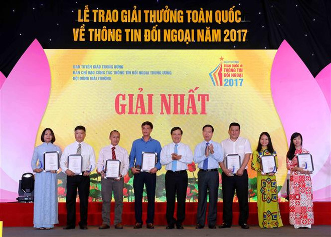 2017年全国对外新闻奖颁奖仪式在河内举行 67件最佳作品获奖 ảnh 1 2017年全国对外新闻奖颁奖仪式在河内举行 67件最佳作品获奖 ảnh 1