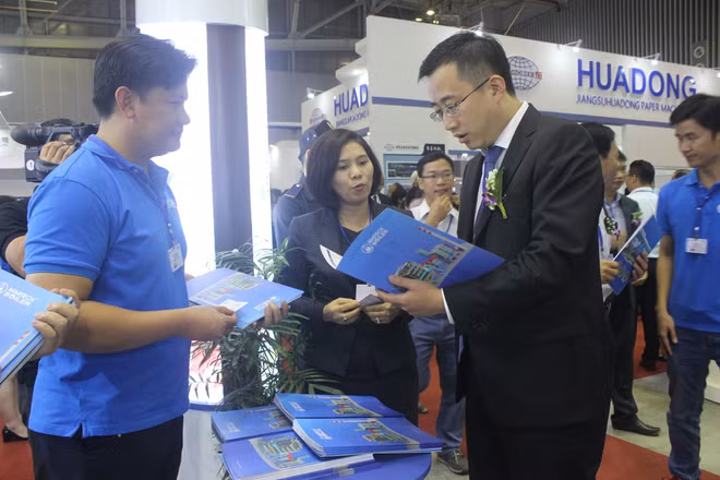 2018年国际橡胶、造纸、涂料、打印机粉墨墨水展览会在胡志明市开幕 ảnh 1