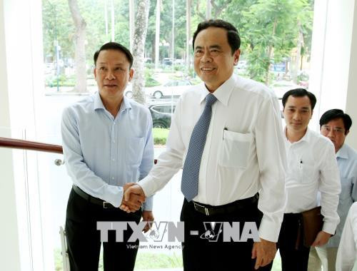 陈青敏同志前往越通社看望慰问干部职工 ảnh 2 陈青敏同志前往越通社看望慰问干部职工 ảnh 2