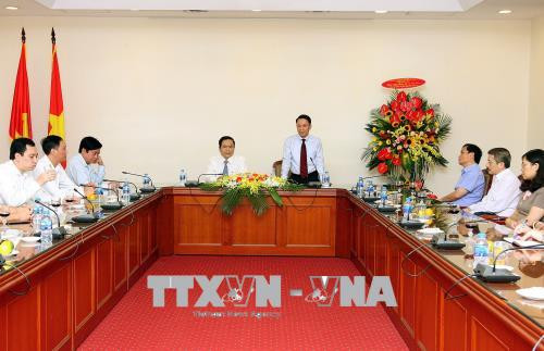 陈青敏同志前往越通社看望慰问干部职工 ảnh 1 陈青敏同志前往越通社看望慰问干部职工 ảnh 1