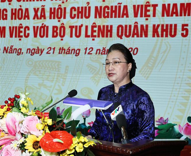 阮氏金银：第五军区集中建设廉洁强大的党委 ảnh 2