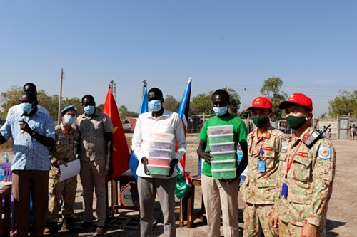 来自在南苏丹执行任务的越南野战医院之特殊礼物 ảnh 2 来自在南苏丹执行任务的越南野战医院之特殊礼物 ảnh 2