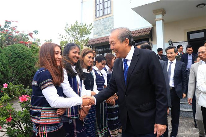 政府常务副总理张和平向大叻主教座堂和越南福音教教会致以圣诞祝福 ảnh 2 政府常务副总理张和平向大叻主教座堂和越南福音教教会致以圣诞祝福 ảnh 2