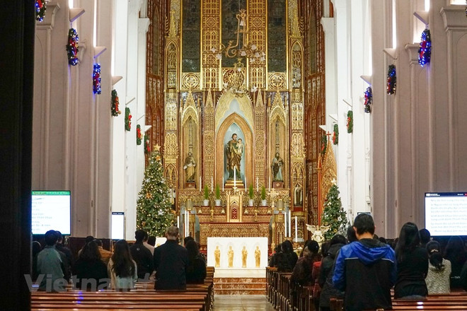 越南祖国阵线中央委员会主席陈青敏拜访发艳主教座堂 ảnh 3 越南祖国阵线中央委员会主席陈青敏拜访发艳主教座堂 ảnh 3