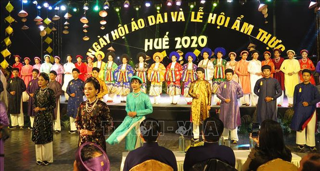 为期三天的2020年顺化奥黛节和美食节闭幕 ảnh 1 为期三天的2020年顺化奥黛节和美食节闭幕 ảnh 1