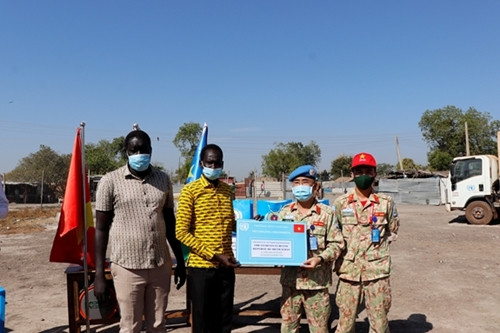 来自在南苏丹执行任务的越南野战医院之特殊礼物 ảnh 1 来自在南苏丹执行任务的越南野战医院之特殊礼物 ảnh 1