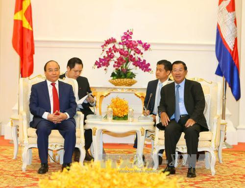 柬埔寨首相洪森举行仪式 欢迎越南政府总理阮春福访柬 ảnh 3