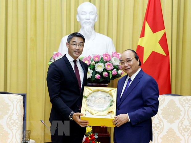 越南国家主席阮春福会见越南驻瑞士名誉领事菲利普·罗斯勒 ảnh 1 越南国家主席阮春福会见越南驻瑞士名誉领事菲利普·罗斯勒 ảnh 1