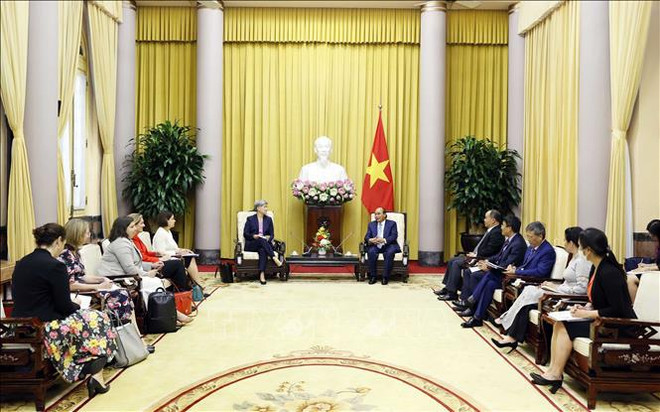 越南国家主席阮春福会见澳大利亚外交部长黄英贤 ảnh 1 越南国家主席阮春福会见澳大利亚外交部长黄英贤 ảnh 1