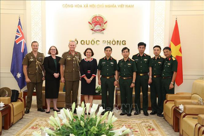 越南国防部长藩文江会见澳大利亚驻越大使 ảnh 1 越南国防部长藩文江会见澳大利亚驻越大使 ảnh 1