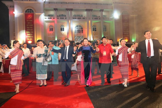 越老建交55周年:群众文艺联欢会和民族传统服装秀在山罗省拉开序幕 ảnh 1 越老建交55周年:群众文艺联欢会和民族传统服装秀在山罗省拉开序幕 ảnh 1