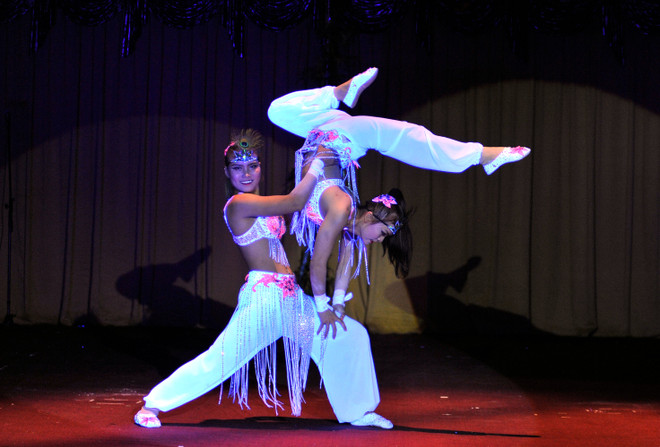 越南杂技团在古巴国际夏季杂技节获金奖 ảnh 1 越南杂技团在古巴国际夏季杂技节获金奖 ảnh 1