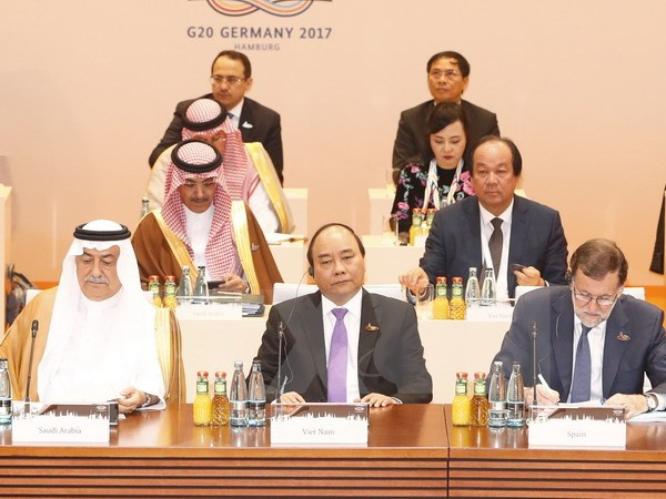 越南政府总理阮春福结束访德和出席二十国集团领导人峰会之行 ảnh 1 越南政府总理阮春福结束访德和出席二十国集团领导人峰会之行 ảnh 1