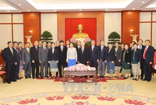 越共中央总书记阮富仲会见老挝国会主席巴妮•雅陶都 ảnh 3