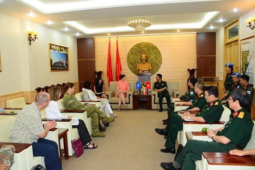 联合国工作代表团访问175号军医院 ảnh 1 联合国工作代表团访问175号军医院 ảnh 1
