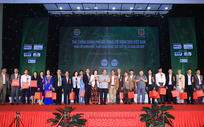 越南政府总理阮春福:为农民致富和国家建设创造便利条件 ảnh 2 越南政府总理阮春福:为农民致富和国家建设创造便利条件 ảnh 2